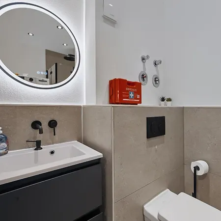 Apartamento Malu - Premium Im Zentrum - Klima - 24h Check-in - Smart Tv - Saniert Und Modern