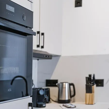 Malu - Premium Im Zentrum - Klima - 24h Check-in - Smart Tv - Saniert Und Modern Apartment *